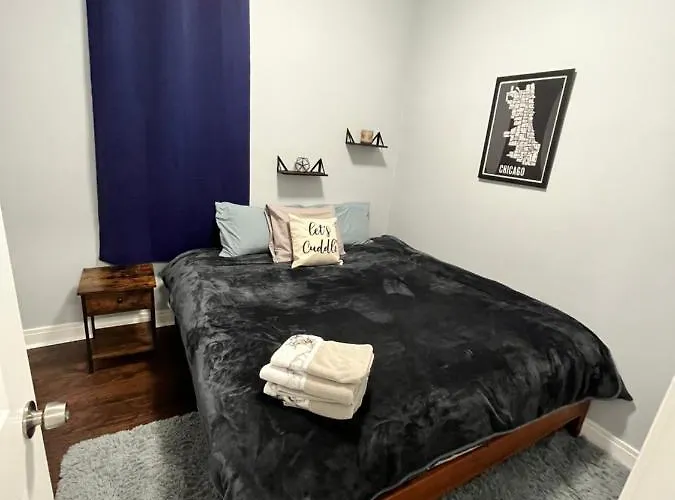 Apartment Lovely Logan Square 2-bedroom In *